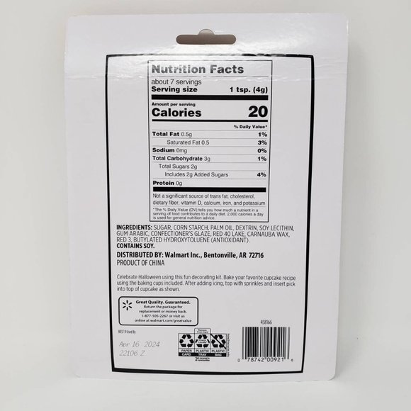 Halloween Cupcake Decorating Kit Great for Theme Parties Bloody Handprints, Kniv - Picture 6 of 9